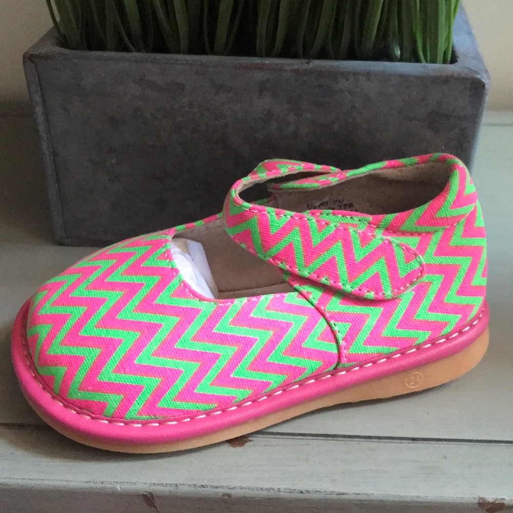 NWT Laniecakes squeaker Mark Jane shoes